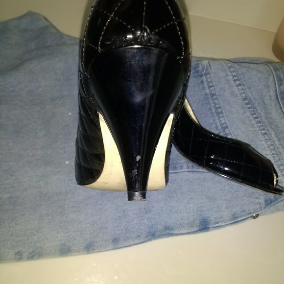 Shoes - Picture 4 of 5